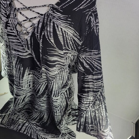 J Valdi Women Black & White Floral Tropical Abstract Rayon Tunic Shirt Size L - Picture 4 of 10